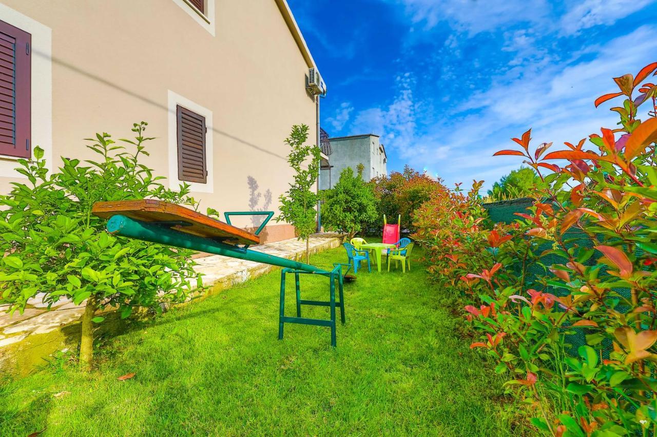 Villa Marica Kaštela Exteriör bild
